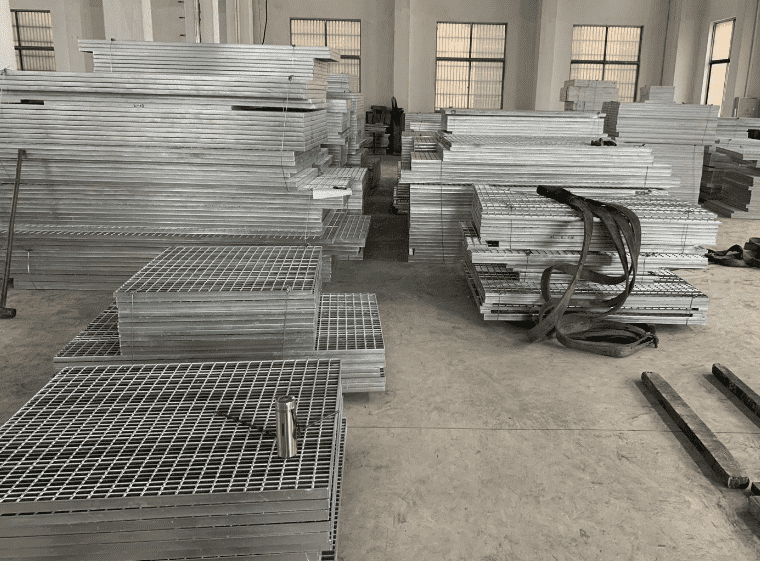 平臺(tái)鋼格柵板適用于那些場(chǎng)地與特性？